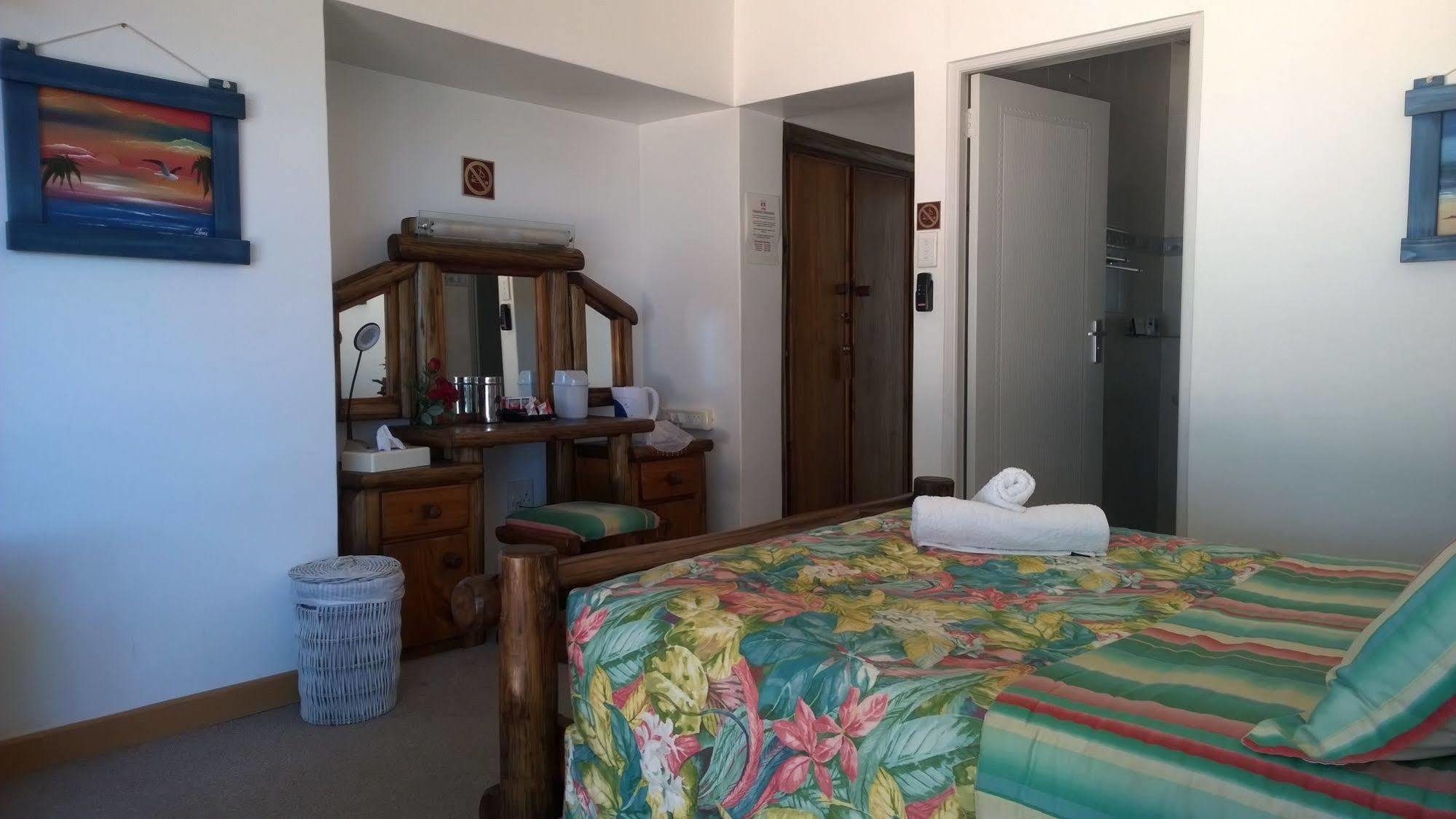 Sea Otters Lodge Kini Bay Екстер'єр фото