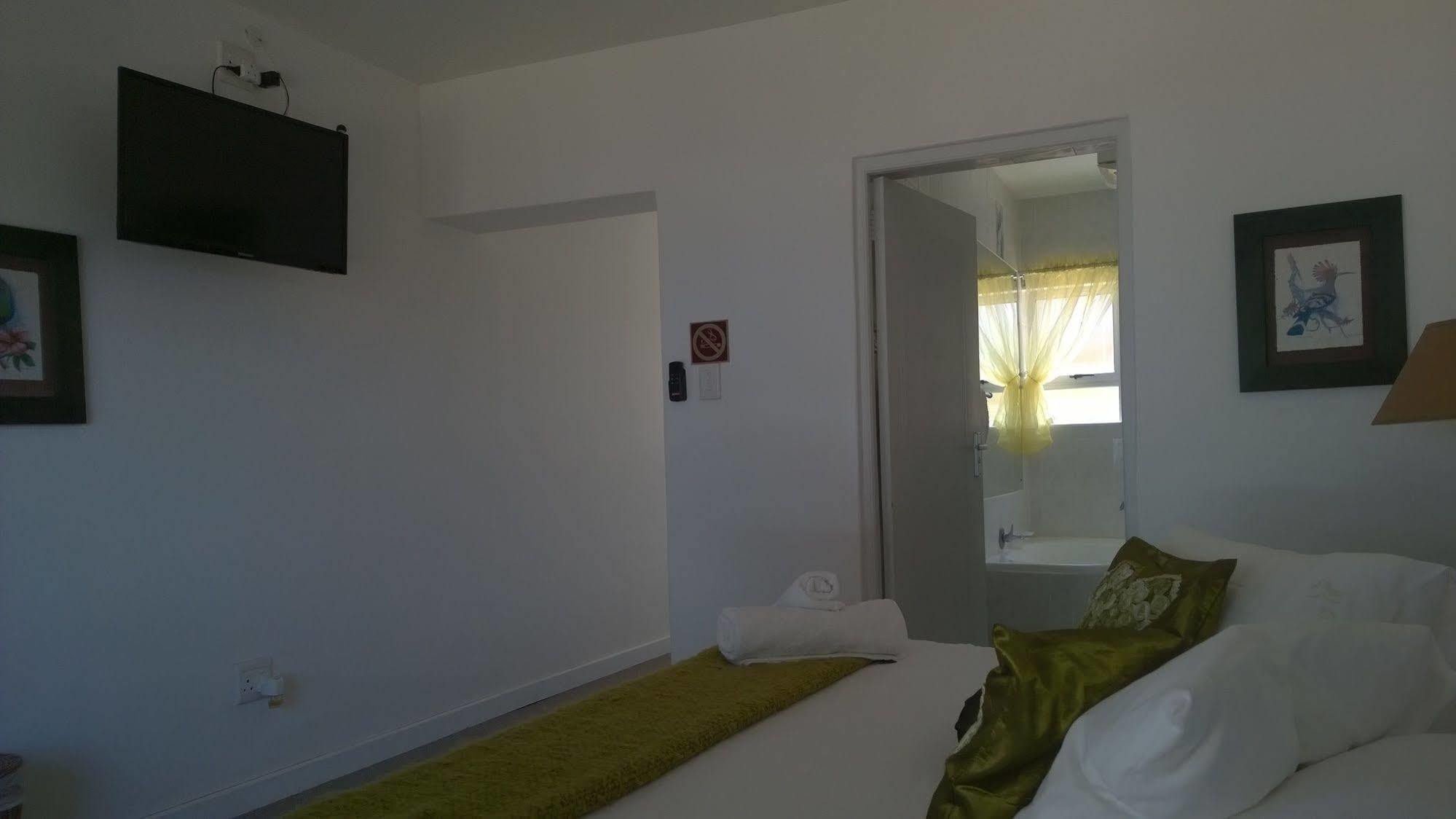 Sea Otters Lodge Kini Bay Екстер'єр фото