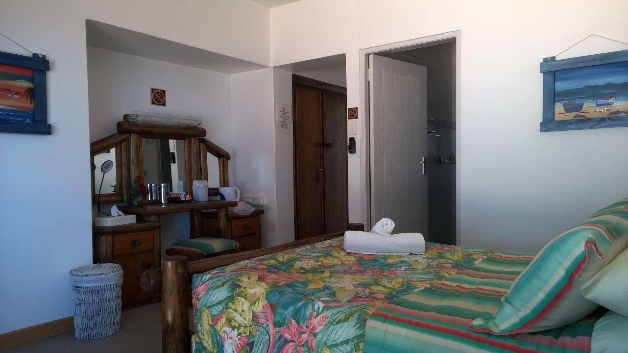 Sea Otters Lodge Kini Bay Екстер'єр фото